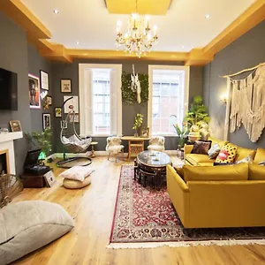 Luxurious 2 Bedroom Lace Market Apartment Nottingham
